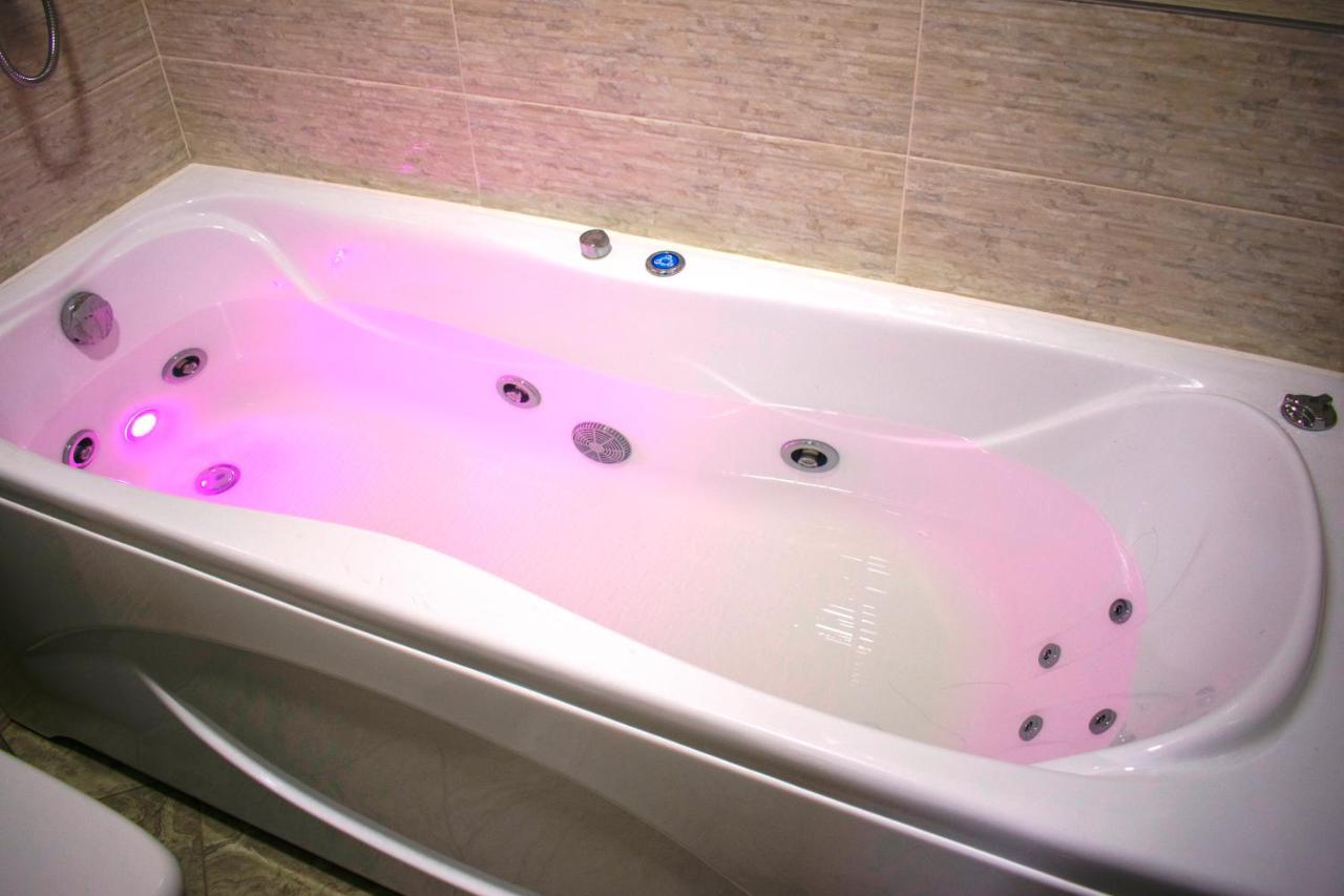 Jacuzzi New Loft Apartcomplex Kaskad, Минск - Центр Города Minsk Room photo